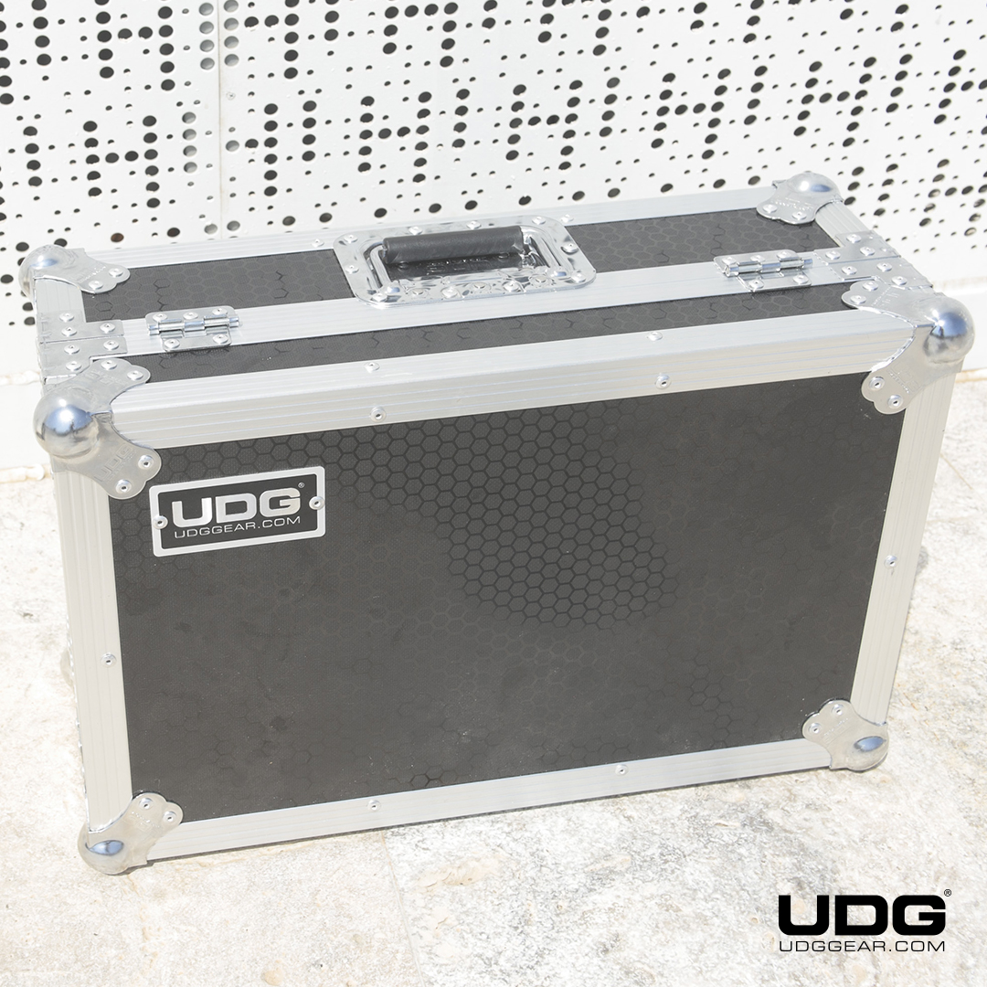 udggearcom's tweet photo. Protect your equipment with 9mm thick plywood & quality metal & aluminium parts: UDG Ultimate Flight Cases Series
#UDG #UDGGEAR #TotalSonic #Baxshop #ToneControl #Deejay #Producer #DJLIFE #UDGonTheRoad #DJonTour #stayathome #flightcase #pioneerdj #denondj #serato #rekordbox https://t.co/7Nqz9Wusle