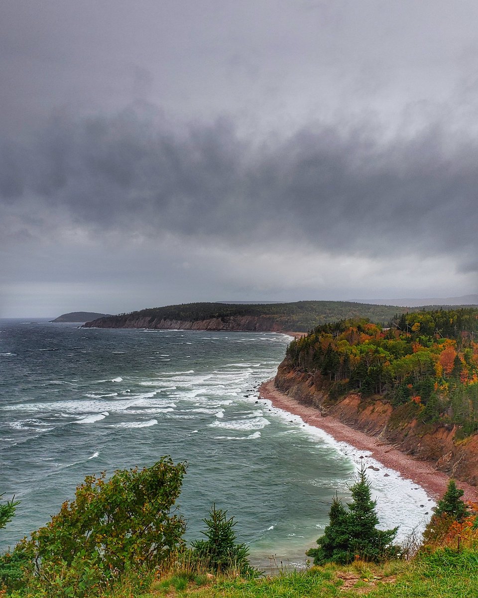 dragonflyhiker's tweet image. Angry ocean