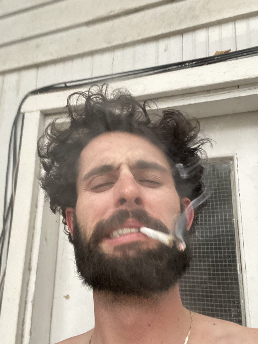 andrew🌻 tweet media