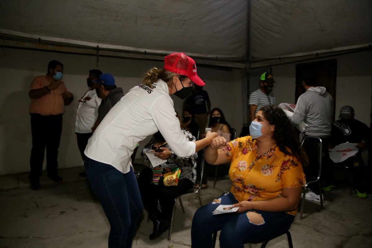 ednadavalos12's tweet photo. Seguimos ya en los últimos momentos de esta campaña trabajando y aprovechando para hacer compromisos con la gente. ¡Vamos a ganar!
#SúmateYVotaEdna https://t.co/vzKTxnGIA5