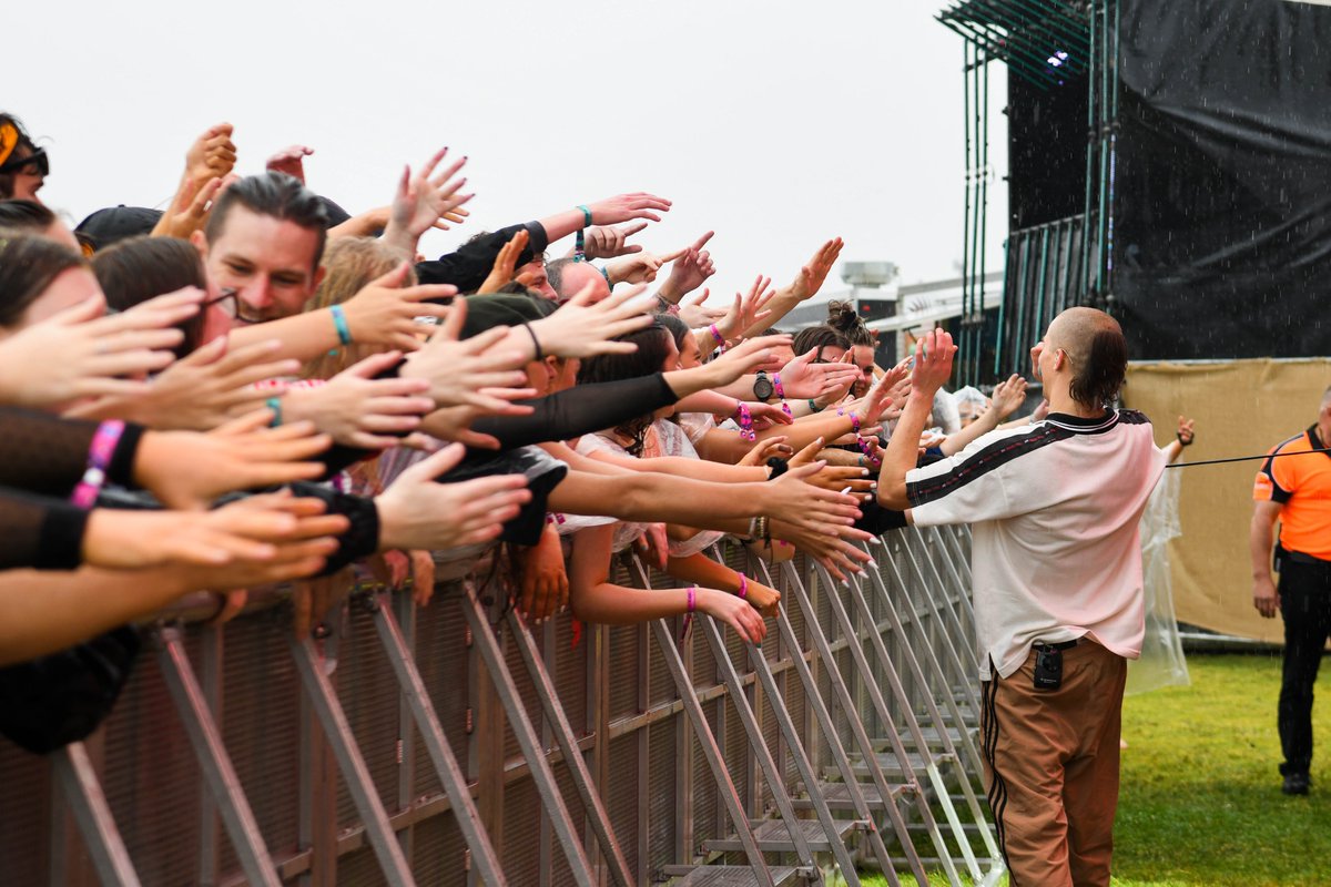 We’re missing all of you and can’t wait to be back someday soon 💚💚