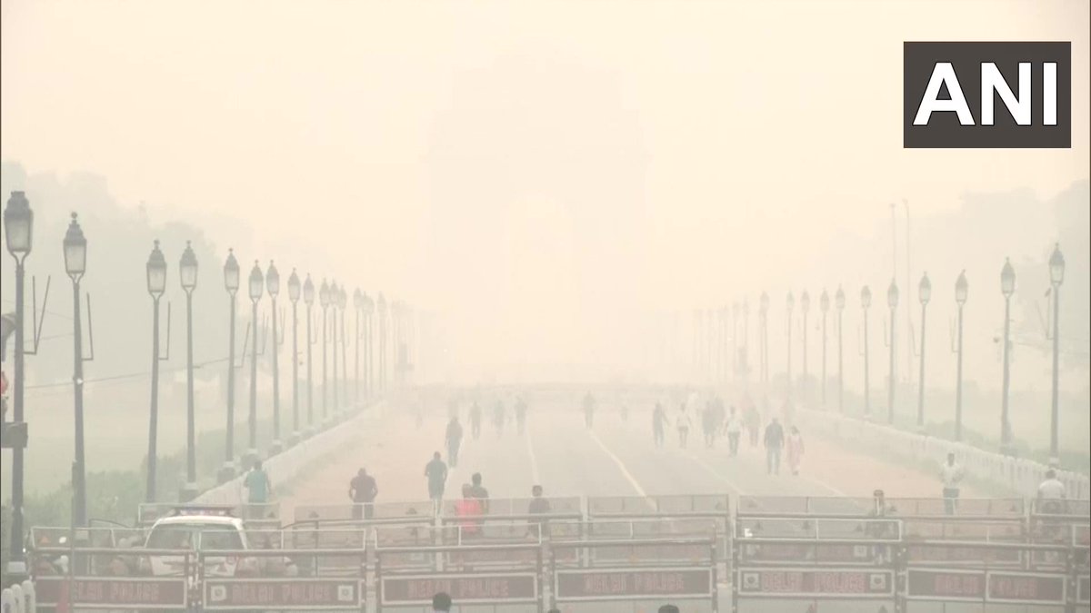 Spot India Gate. This morning  #pollution  #Delhi