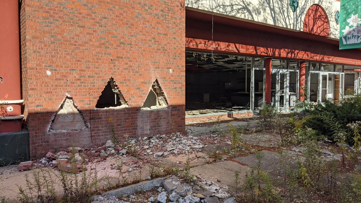 RealNicHarper's tweet photo. @BrightSunFilms figured you would like to see a update at Perryville Mall. https://t.co/twVOVozoEL