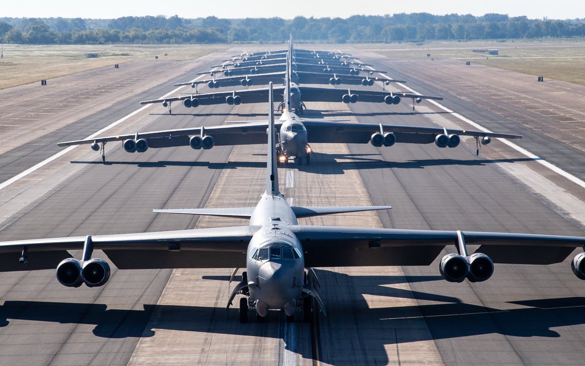 [分享] B-52H Elephant walk