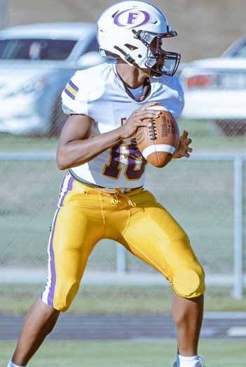 C2UMartin's tweet photo. Class of 2024 #CaneNation
QB Chris Martin @C2USports 
#theGrindDontStop https://t.co/XRKPHPRrgJ