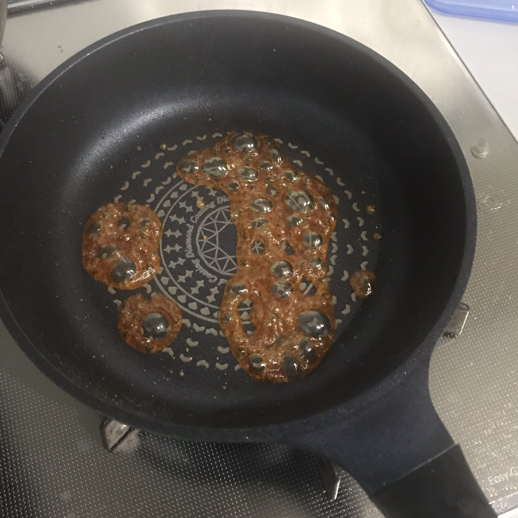 山本ゆり Syunkon レンジは600w على تويتر 少量カラメルソース 小鍋かフライパンに砂糖大さじ2 水小さじ1を入れ弱 中火に 周囲が色づき始めたら火を弱め 周囲がカラメル色になったら火を止め ゆすって全体に広げ すぐに水小さじ2をいれ伸ばす はねるんで 山本ゆり Syunkon レンジは600w على تويتر 少量カラメルソース 小鍋かフライパンに砂糖大さじ2 水小さじ1を入れ弱 中火に 周囲が色づき始めたら火を弱め 周囲がカラメル色になったら火を止め ゆすって全体に広げ すぐに水小さじ2をいれ伸ばす はねるんで