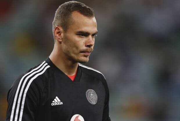 TouchLineZA's tweet photo. Orlando Pirates has parted ways with Joris Delle.
Ntsikelelo Nyauza extended his stay with another 3 seasons.

Meanwhile the club is still in talk with Luvuyo Memela over extending his stay at the club, they are yet to reach the agreement https://t.co/k1qnHvRFYJ