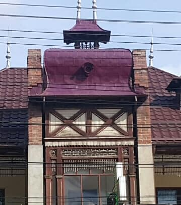 daria_pirvu's tweet photo. 1/ " #Comarnic.ul a constituit tabăra muncitorilor care amenajau calea ferată in #ValeaPrahovei. Era ca in Far West: tripouri, baruri, bordeluri, în cel mai victorian stil cu putințã, devenit emblematic pentru turismul balnear din Regat. "
#PatrimoniuRO https://t.co/Xzn1cxObz7