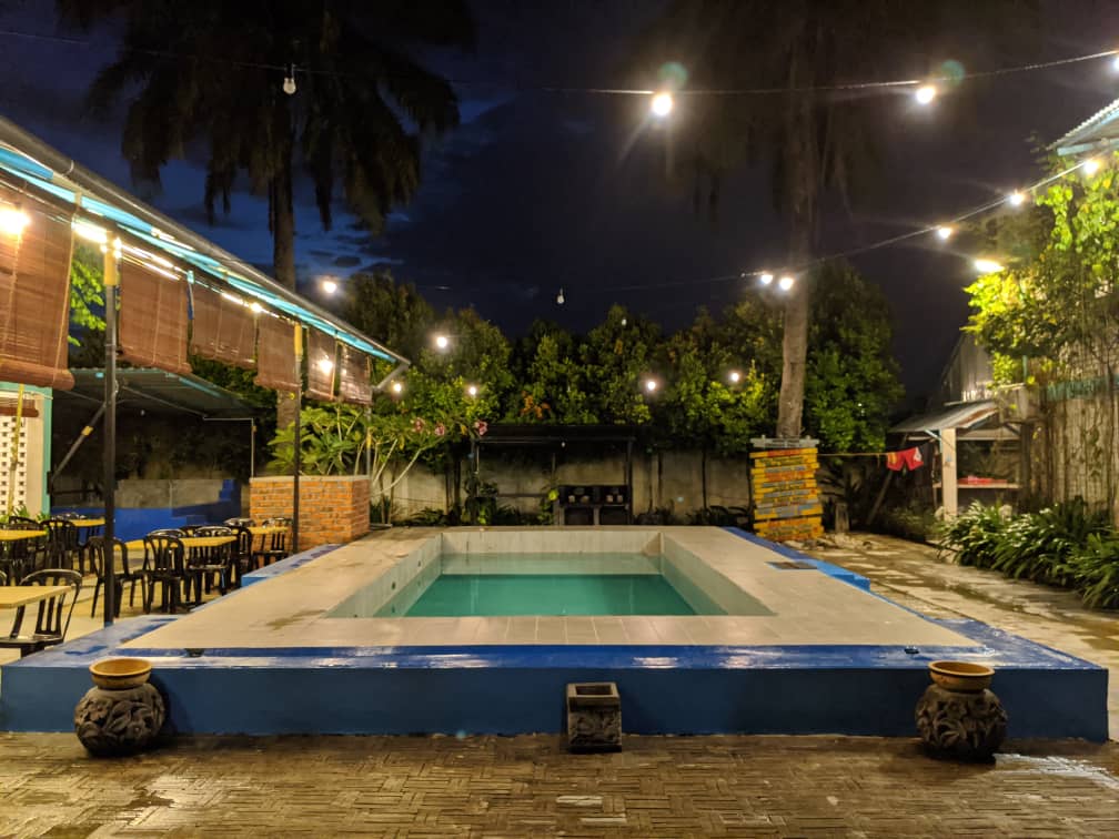 Bestinmelaka's tweet photo. 20 Homestay Terpilih Melaka  Ada Swimming Pool &amp; Kelengkapan Asas Lengkap!! Sesuai Untuk Anda Sekeluarga Pada Harga Berpatutan. Pandai2 korang lah google okay! Thread panjang bersambung anytime!
1. Limastiga ( https://t.co/owBarwlsNu ) 
2. Plot sawit ( https://t.co/j1PTsOeo0Q ) https://t.co/MJtlhvbDAL