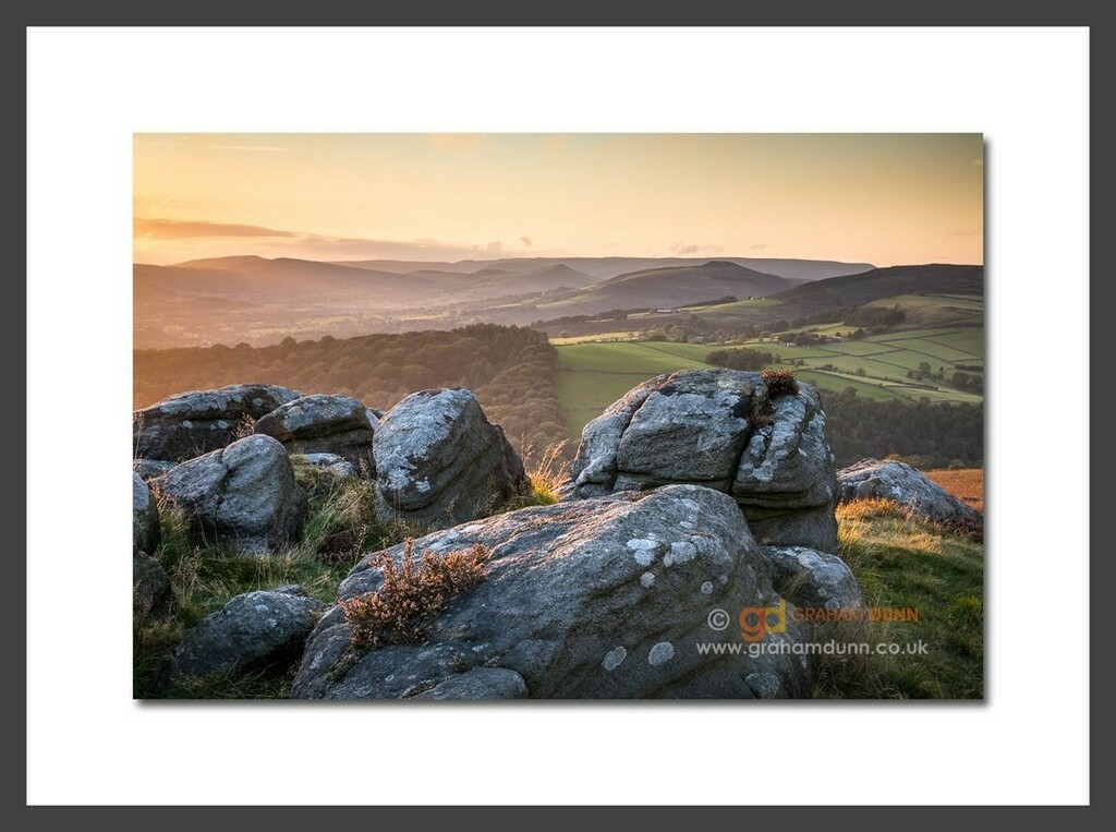 Gorgeously soft end-of-the-day light at Carhead Rocks, looking down the Hope Valley and to my favourite pair of hills - Win Hill & Lose Hill!
.
#peakdistrict #peakdistrictnationalpark #uniquedistrict #visitderbyshire #visitbritain #landscapephotography #… instagr.am/p/CGW6ZMBorqY/