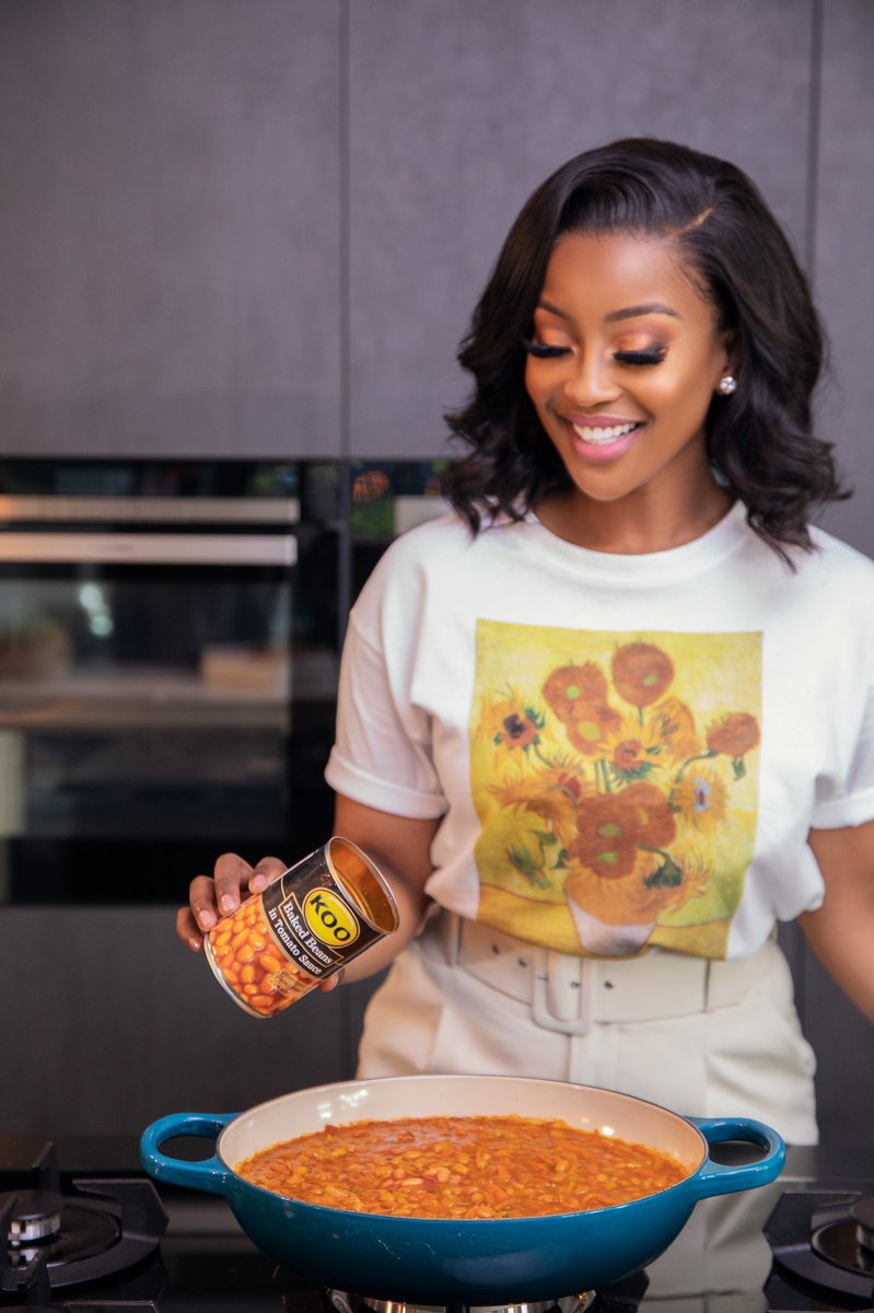 Lorns_Maseko's tweet photo. Hey love bugs! I’ve got another giveaway for you to tackle those mid-month blues ☺️ Our #KOO80thBirthday isn’t over yet! Show me all that you have left in your cupboard, tag #WhatsInYourCupboardChallenge and you could be winning a @KOO_Food hamper! Good Luck 💋#SACulinaryPrincess https://t.co/WtzJDjsqKN