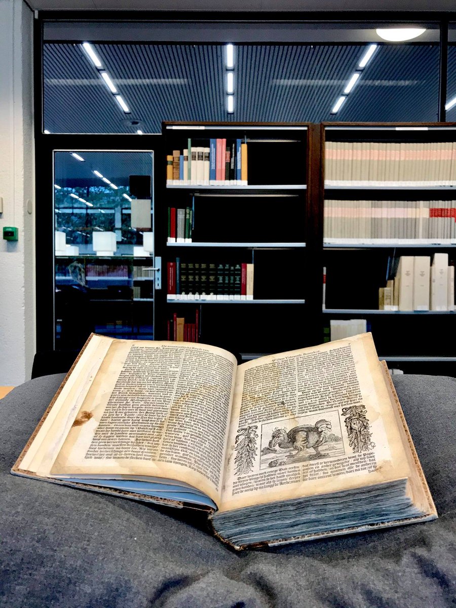 .<a href="/RadboudE/">Radboud Erfgoed</a> gaat weer beginnen met de boekensalon, maar nu online!

In het kader van de @MaandvdGesch en <a href="/024Geschiedenis/">024 Geschiedenis</a> zal <a href="/JohanOosterman/">Johan Oosterman</a>, neerlandicus aan <a href="/Radboud_Uni/">Radboud University</a>, aftrappen met het Journaal van Bontekoe.

Volg het live vandaag om 15.30u: youtu.be/Z_NDOaWiZ7Y