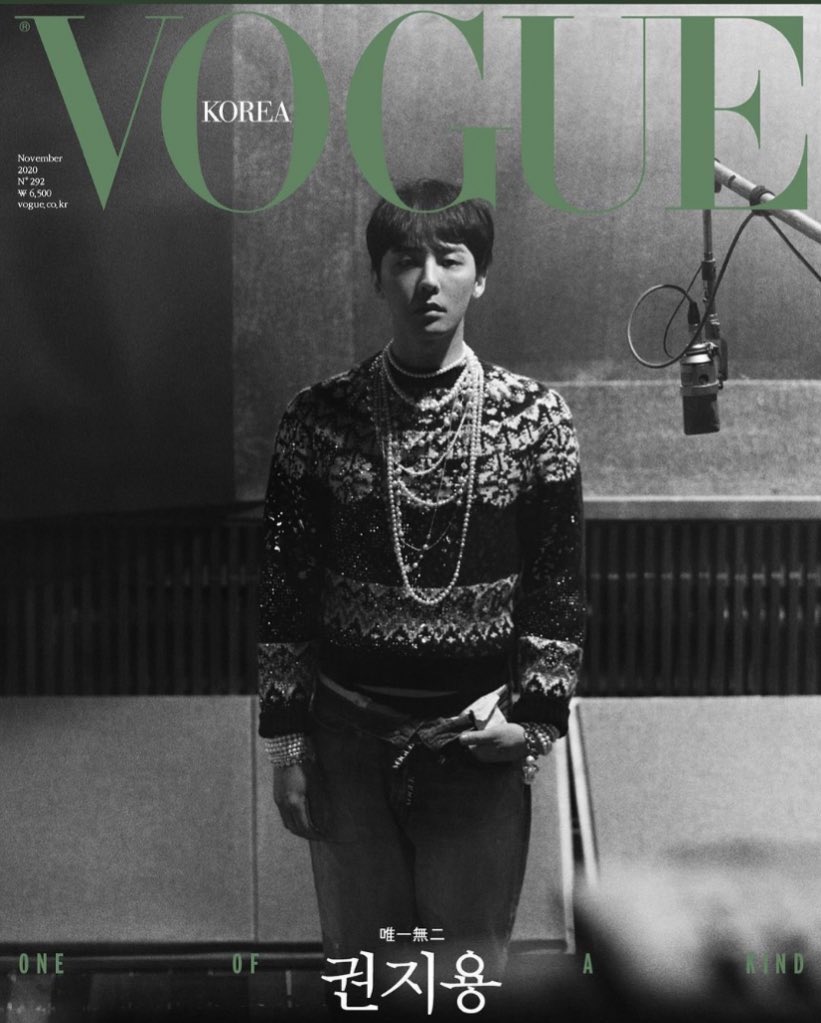 forever_GD0818's tweet photo. 권지용 지디 지드래곤 보그잡지 나눔합니다 10/28일 도착예정으로 뜨지만 10/26일 전역일에 알티추첨할게요 💕팔로한정❌국내한정⭕️ 3분께 랜덤으로 드립니다💕 https://t.co/ld9A0u5aEm