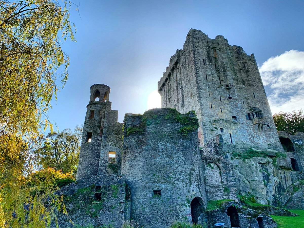 Built in 1446 and to this day still an impressive sight as you approach.
#blarneycastleandgardens #purecorkwelcomes #purecork #makeabreakforit #cork #ireland #blarney #castles #walks #weekend #like #follow #pictureoftheday #picoftheday #photography #autumn https://t.co/xxFNgL26Wr