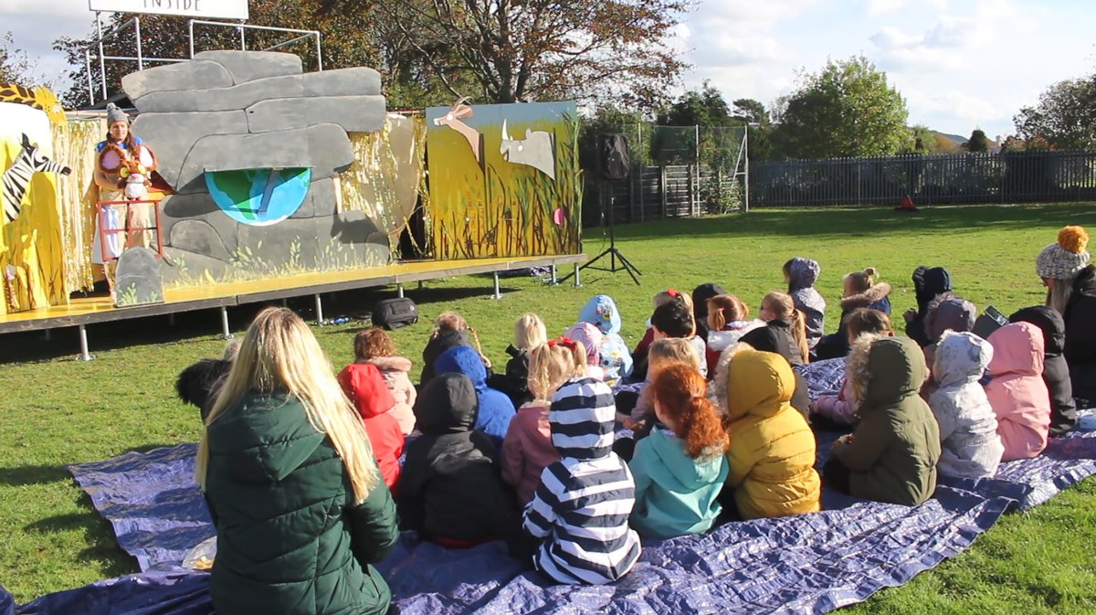 MorehallPrimary's tweet photo. Reception had a brilliant time today watching @LAStheatre perform The Lion Inside as an outdoor theatre experience! Take a look at all the fun had in the photos below.

#LASTheatre #Education #TeamTurner #Theatre https://t.co/jTvUfI99v9
