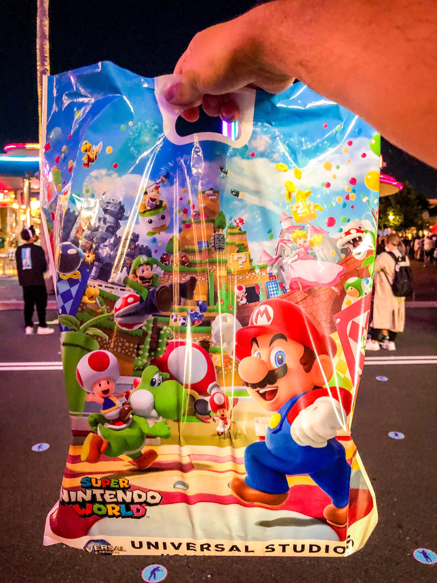 Twitter 上的chris Explorer The Plastic Bag For Super Nintendo World At Universal Studios Japan Is So Vibrant T Co 9f7jzilqh0 Twitter