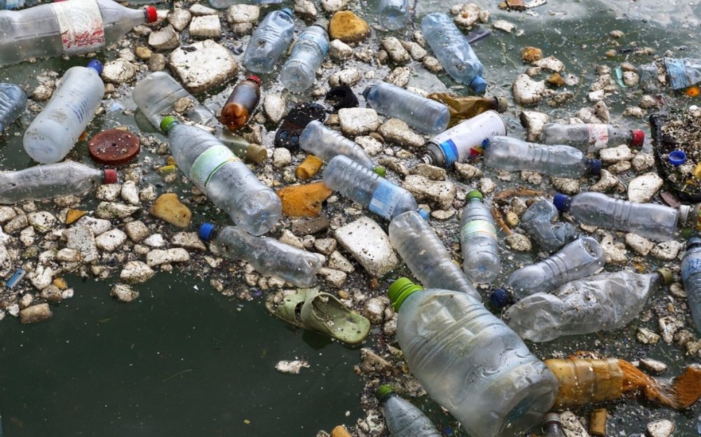 RUN4CJ's tweet photo. Did you know that it takes hundreds/ even thousands of years for plastics to break down? so the environmental damage is long lasting.
"Be part of the solution, not the problem"
@cathiebakie
@blackconceptz 
 @ClimateReality @UN @UNEP @nature_org  @FAOUganda 
#runforclimatejustice https://t.co/9Sg3Ypnmta
