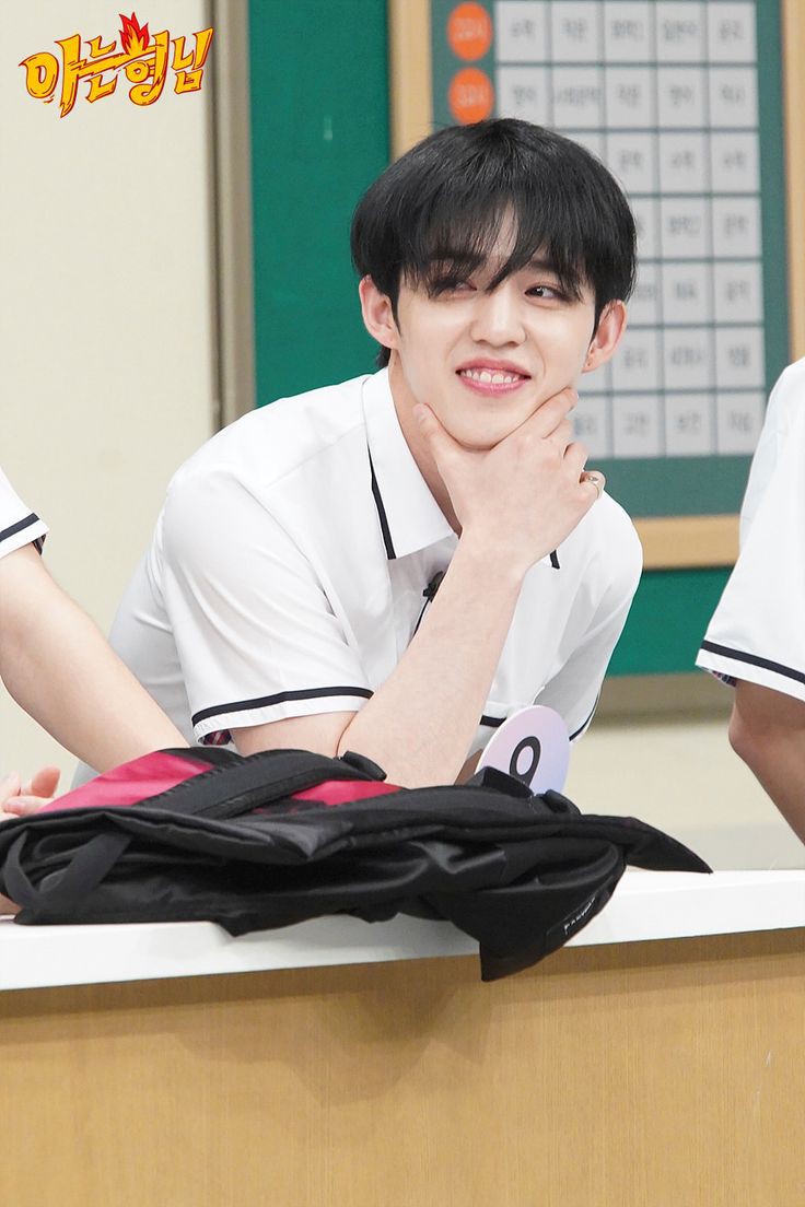 since seventeen will be on knowing bros once again, i'll just bring back these photos in your timelines  @pledis_17  #SEVENTEEN  