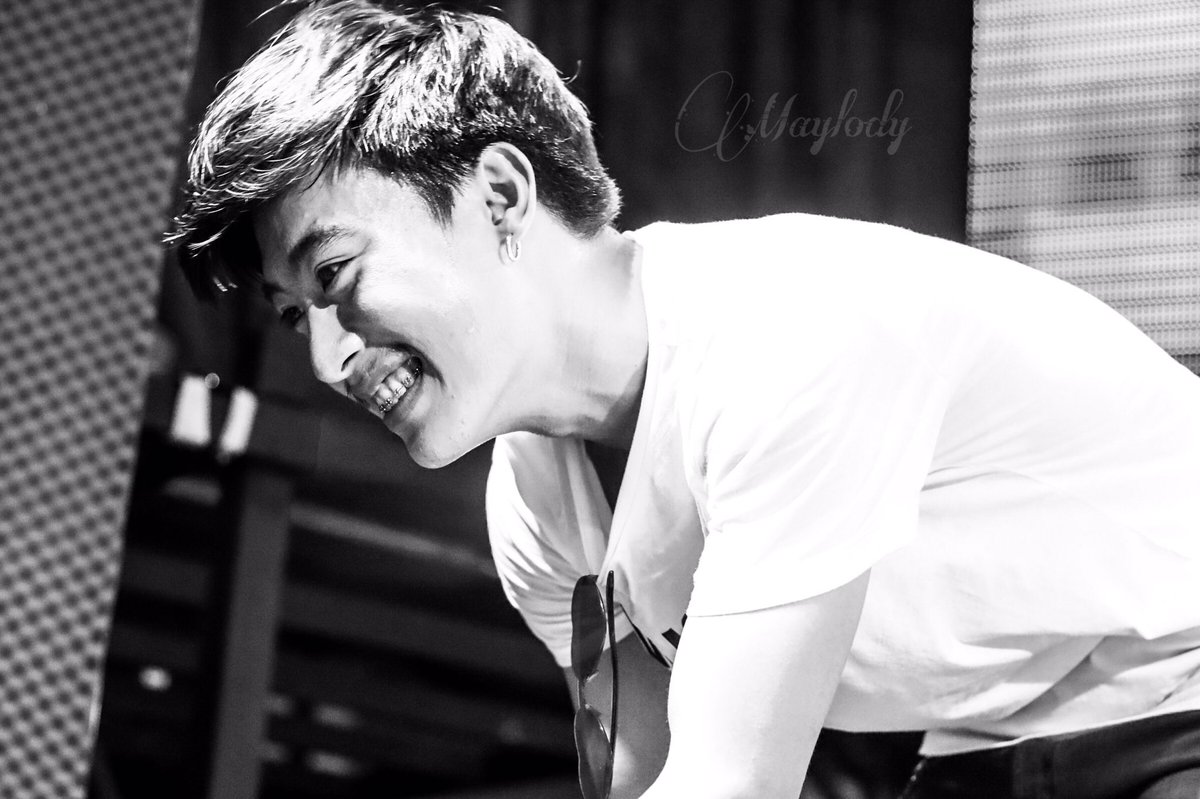 MommyMay_CNP's tweet photo. รักรอยยิ้มของคุณดลมากๆ คุณดลยิ้ม พวกเราก็ยิ้ม ก้าวผ่านดราม่าไปนะ สงสาร แล้วก็กลัวว่าจะไม่มีกำลังใจทำงาน 

ฟค. ก็เบาดราม่ากันได้แล้วนะ โฟกัสที่การทำงานของน้อง ส่งกำลังใจให้น้องกัน ทำให้น้องเห็นว่าความรักจาก ฟค. มันยิ่งใหญ่ ช่วยกันผลักดันเค้า อย่าฉุดเค้าลงมา 

สู้ๆ คุณดล #นุ๊กธนดล https://t.co/KMdQ9r3gAj