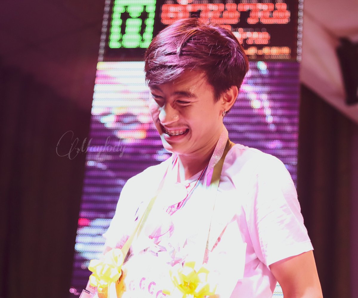 MommyMay_CNP's tweet photo. รักรอยยิ้มของคุณดลมากๆ คุณดลยิ้ม พวกเราก็ยิ้ม ก้าวผ่านดราม่าไปนะ สงสาร แล้วก็กลัวว่าจะไม่มีกำลังใจทำงาน 

ฟค. ก็เบาดราม่ากันได้แล้วนะ โฟกัสที่การทำงานของน้อง ส่งกำลังใจให้น้องกัน ทำให้น้องเห็นว่าความรักจาก ฟค. มันยิ่งใหญ่ ช่วยกันผลักดันเค้า อย่าฉุดเค้าลงมา 

สู้ๆ คุณดล #นุ๊กธนดล https://t.co/KMdQ9r3gAj