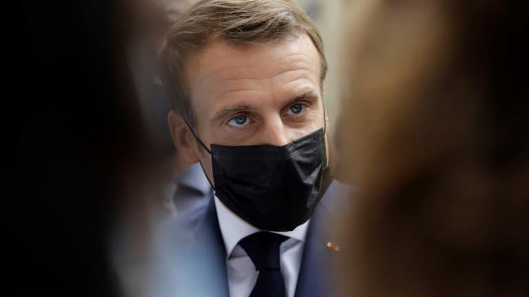 BFMTV's tweet photo. "C'est dur d'avoir 20 ans en 2020": Macron ne veut pas "culpabiliser" les jeunes https://t.co/8ivaKmfbmD https://t.co/epOW4x12vO