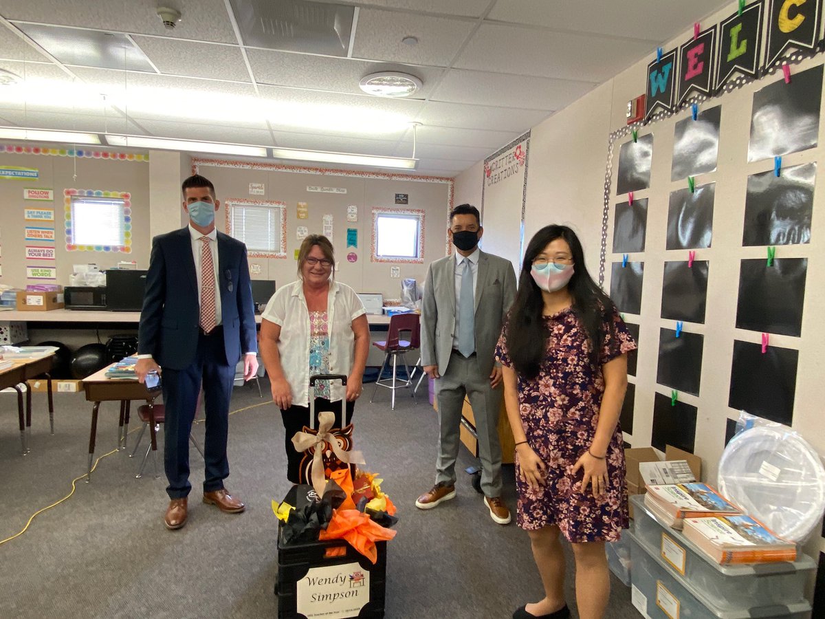 westhoffschool's tweet photo. A much deserved recognition for our Teacher of the Year, Mrs. Simpson. Thank you @WVUSD_Tweet for helping us celebrate 🎉 her today. https://t.co/gqAlNnfhcM