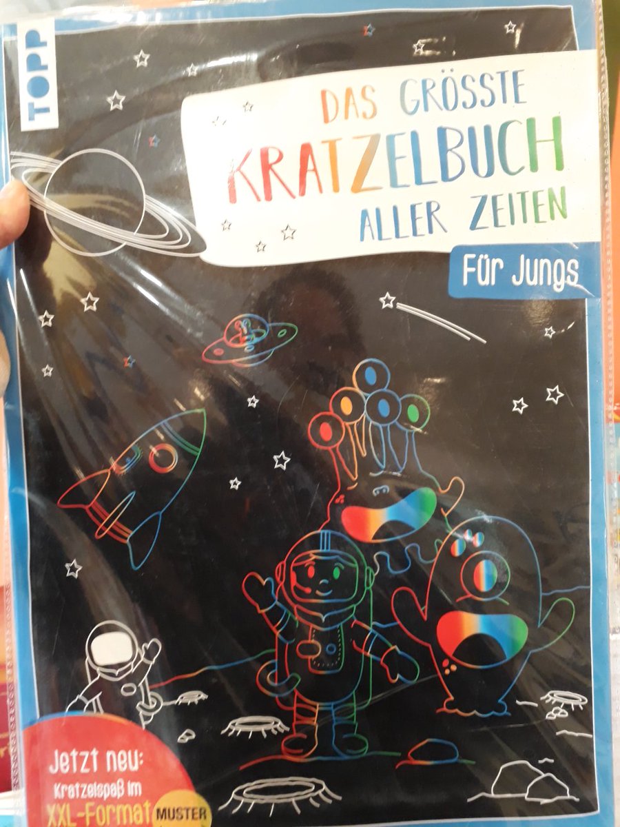 bje_huhn's tweet photo. @fruehesvogerl Guten Morgen, brauche mal eine Meinung. Buchausstellung in der KiTa. K1 wünscht sich "Kritzelbuch für Jungs ". ich möchte eigtl. kein solches Produkt unterstützten. Sie weiß nicht, dass es drauf steht. kann noch nicht lesen. #rosahellblau https://t.co/2Ex25IKNIo