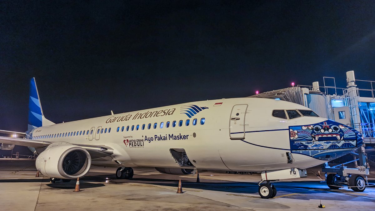 IndonesiaGaruda's tweet photo. 14 Oktober 2020 adalah penerbangan perdana livery masker pemenang kompetisi #FlyYourDesignWithGA di rute Jakarta-Makassar-Jayapura. Apakah ingin desain terbaik Anda terpasang di pesawat kami? Ikuti kompetisinya hingga 31 Oktober 2020 #GALiveReport https://t.co/ijaE46eAyq https://t.co/WphSDIXGZU