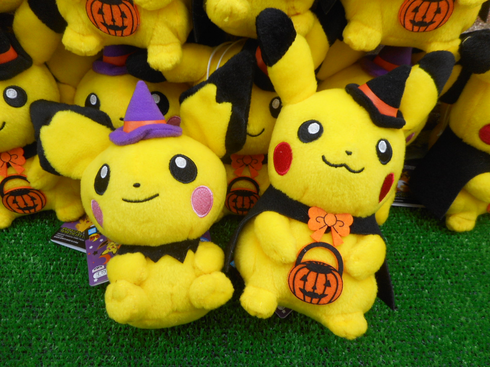 Namcoサッポロファクトリー店 景品情報 ポケットモンスター ハロウィンぬいぐるみ ピカチュウ ライチュウ イーブイ ピチュー 登場 人気のポケモンからハロウィンぬいぐるみ登場 みんなとってもかわいいですね 数には限りがございますので予め