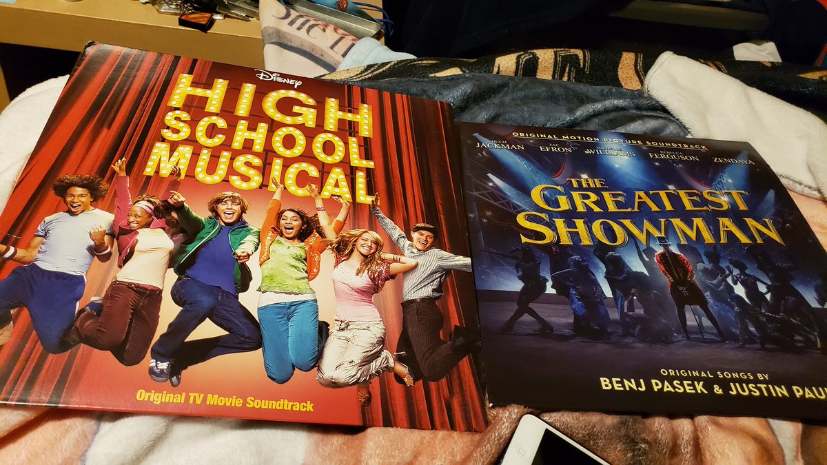 zanessa12's tweet photo. My vinyls came #hsm1 #thegreatsshowman 🥰🥰🥰🥰 I love that the back has zanessa then tgsm one has song book zendaya and zac so cool they sound so amazing .@zacefron @vanessahudgens @ashleytisdale @gimmemotalk @KennyOrtegaBlog @RealHughJackman https://t.co/rybRvspIhW