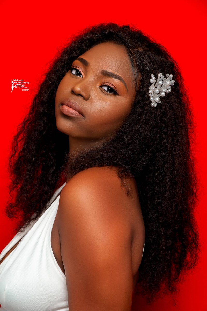 DARE TO GO NUDE😍. Let your natural beauty do the talking with the neutral shades, dewy complexions, and subtle shimmer of Rmbibow nude eyeshadows and lip crayons.
Like @michelzing Reveal Your Natural Beauty at Low cost
Makeup: <a href="/RMBibow/">RMBibow</a>
Photo: @studiormbibow
+237679534176