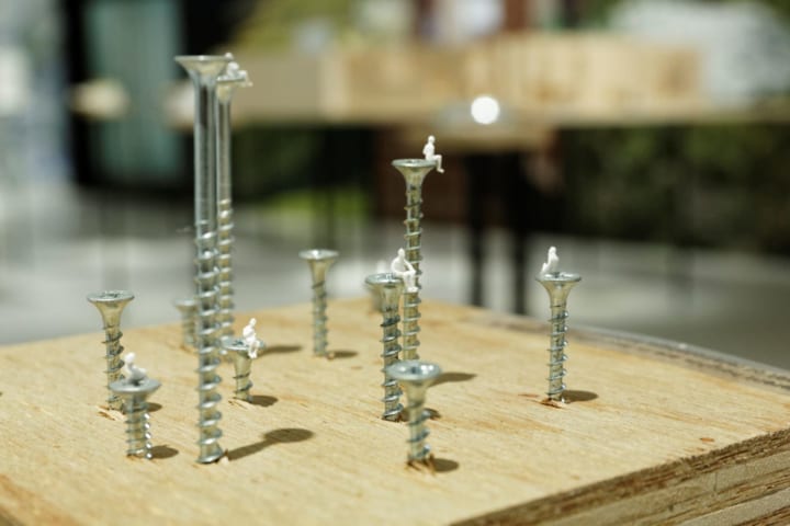 axismag's tweet image. JAPAN HOUSE LAと藤本壮介建築設計事務所は、ソーシャルメディアコンテスト「#TinyArchitect 」を開催しています。

藤本壮介が手がける「Architecture is Everywhere」にインスパイアされ、日常のなにげないオブジェクトの横にフィギュアを置くミニチュアモデル制作です。

axismag.jp/posts/2020/10/…