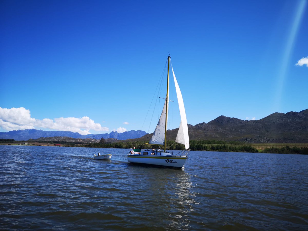 It's going to be a stunning weekend at Theewaterskloof Dam, with highs in the mid 20's and a light southerly breeze Theewater Sports Club is the place to be!  Pop down for lunch at the restaurant or bring a picnic and enjoy the day on the banks of the dam.