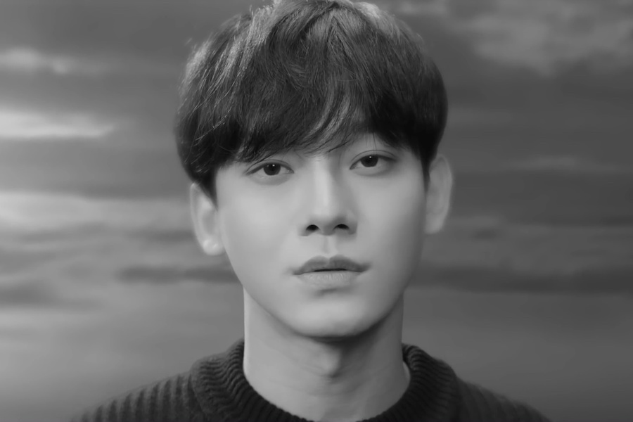 WATCH: #EXO's #Chen Beautifully Sings "Hello" In MV For New Single 
soompi.com/article/143039…