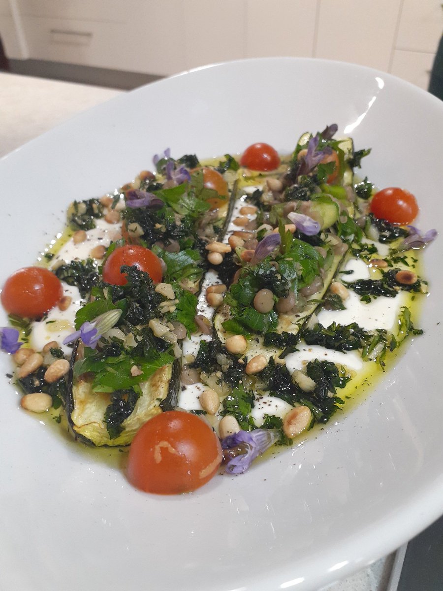JacintaAdelaide's tweet photo. ...and the cook is complete! How amazing do these veggies look!! #vegetarian #MasterChef
@masterchefau @PSA_National @DietitiansDo @BTrobbiani https://t.co/eYxFbnDYfO