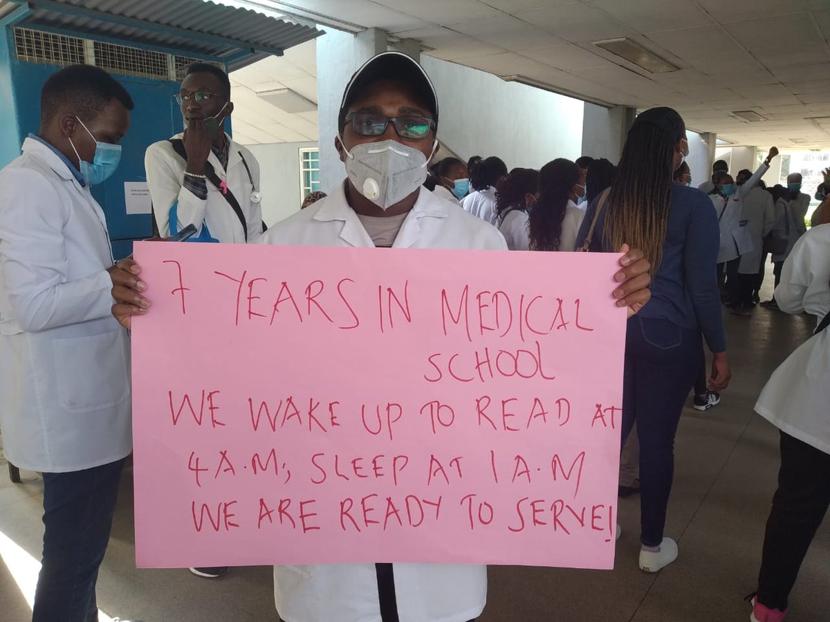 brian_onyancha's tweet photo. #UoNReleaseMedicalInterns https://t.co/sgBimiKSbX