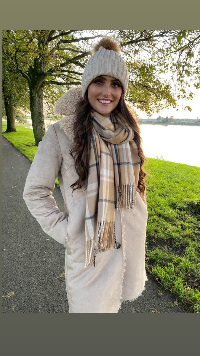 Autumn Style and the Perfect Backdrop <a href="/athloneie/">athlone.ie</a>   Wearing <a href="/OLIVIADANIELLE_/">OLIVIA DANIELLE</a> #fashion #AW2020 #readytowear #whatsnottolove