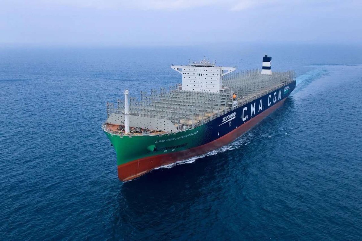 wartsilacorp's tweet photo. At 400 metres long with a capacity of 23,000 TEU and the largest LNG system ever delivered on a TEU container vessel it can only be the Jacques Saade! Find out more about this one of a kind vessel here: https://t.co/ooJZKbUZAP #WartsilaKnowsGas #Innovation #GasBassador @cmacgm https://t.co/XjQg1b3iGD