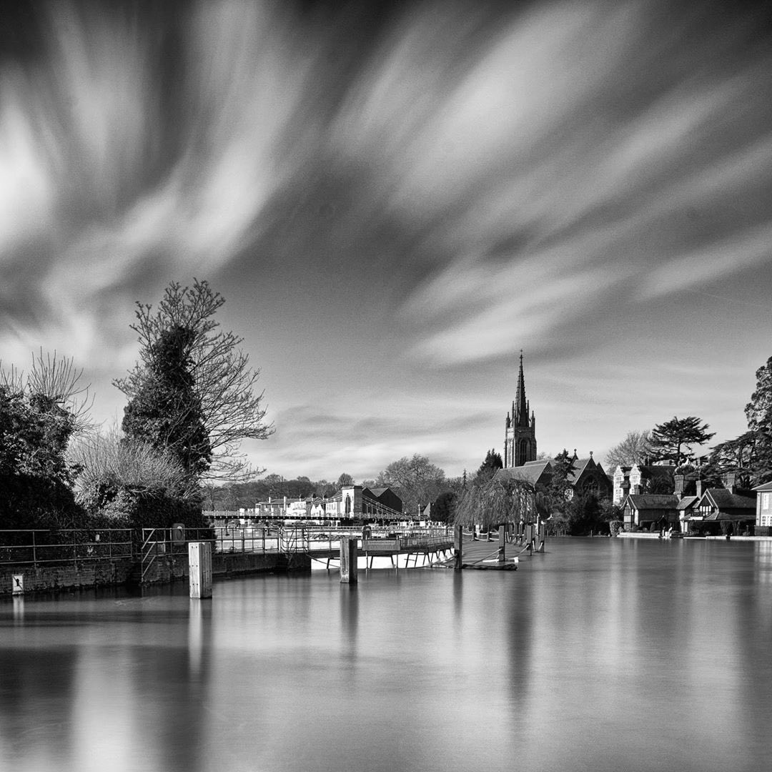 Morning all! Let’s start the day with this photo from Rob Craggy.. such a stylish and gorgeous image!
#marlow #mymarlow