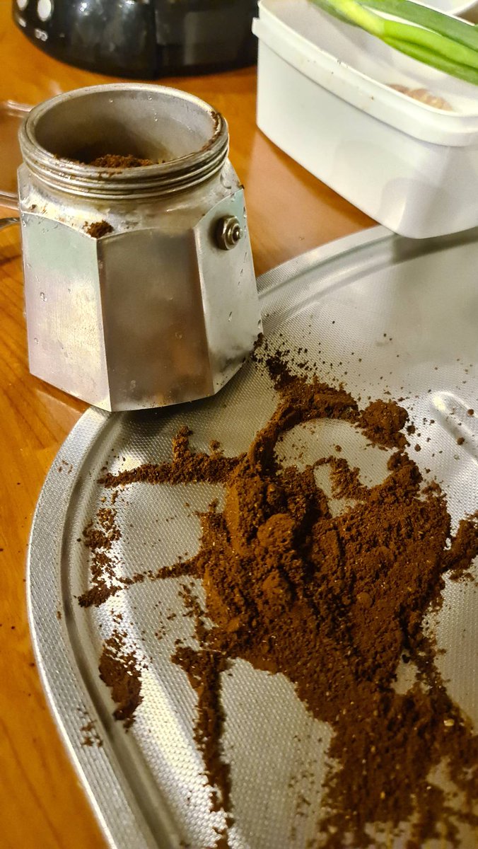 seisteve's tweet photo. This is why #Adoption and #change is so difficult. Even after 5 years of grinding my own coffee beans I still forget a few times a year that the lid needs to be held on when puring it out #Whisky@ease #seiis #Office365distilled https://t.co/Ajxssirlm4