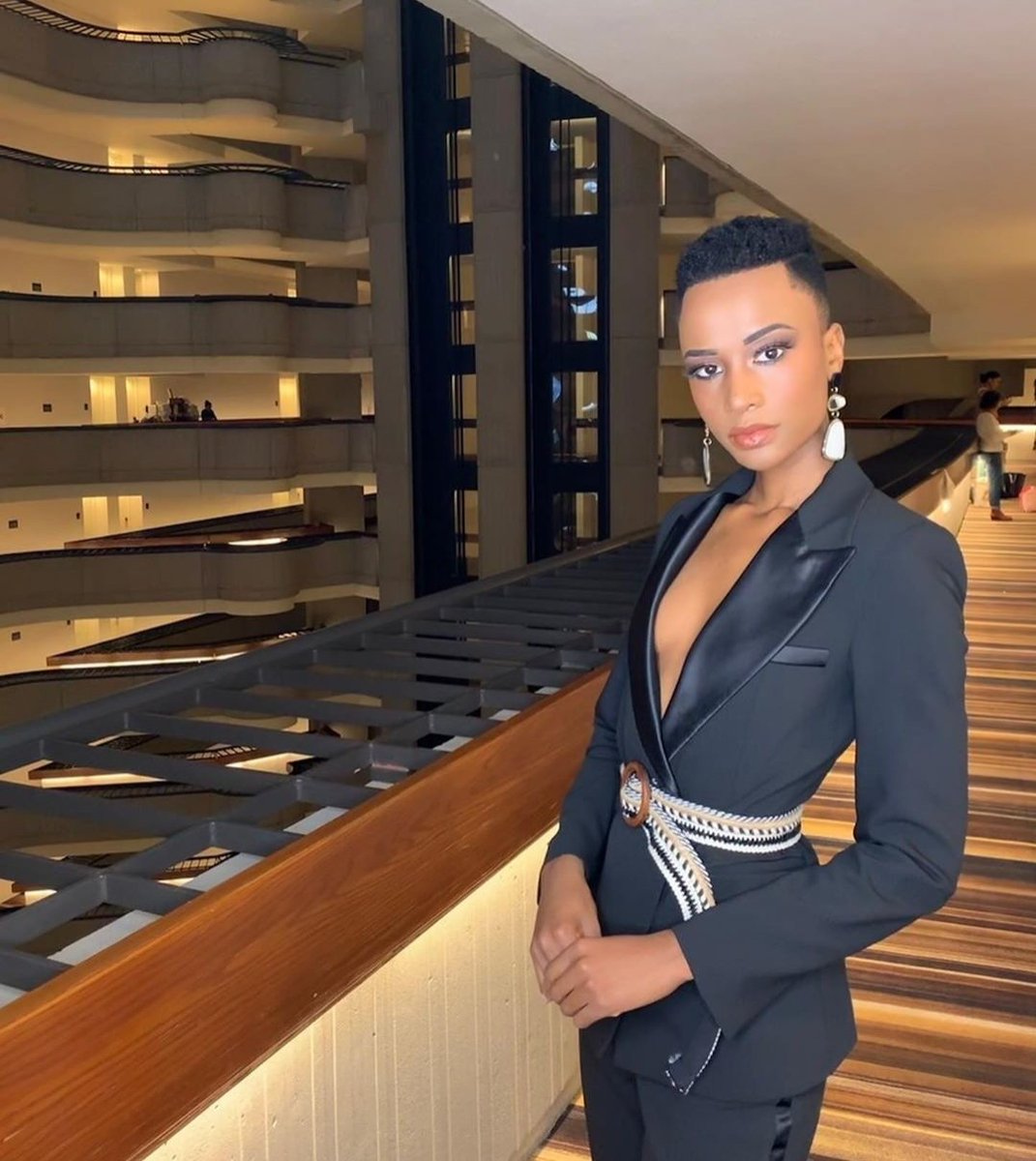 Urllander_j's tweet image. #AfricanSocialStar #zozitunzi hope u voting lovies