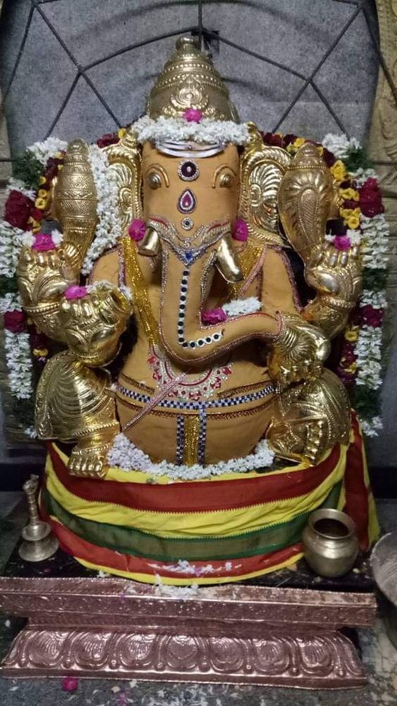 Photo Credit: Nalayni 121 from Pinterest ( https://t.co/gKFYcHoI03 ) May #lordganesha bless all of us. #namastegod #ganesha #ganapathi #ganapathibappamoriya #jaiganesha #ganeshfestival #hindu #god #gajanan https://t.co/rK8xOGUIbG
