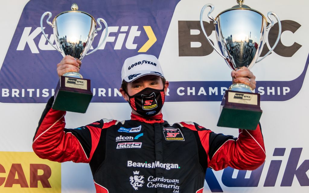 How it started ➡️ How its going 😁 

#tbt #imwithmotorbase #btcc <a href="/OllieJackson48/">Ollie Jackson</a> <a href="/rorybutcher/">Rory Butcher</a>