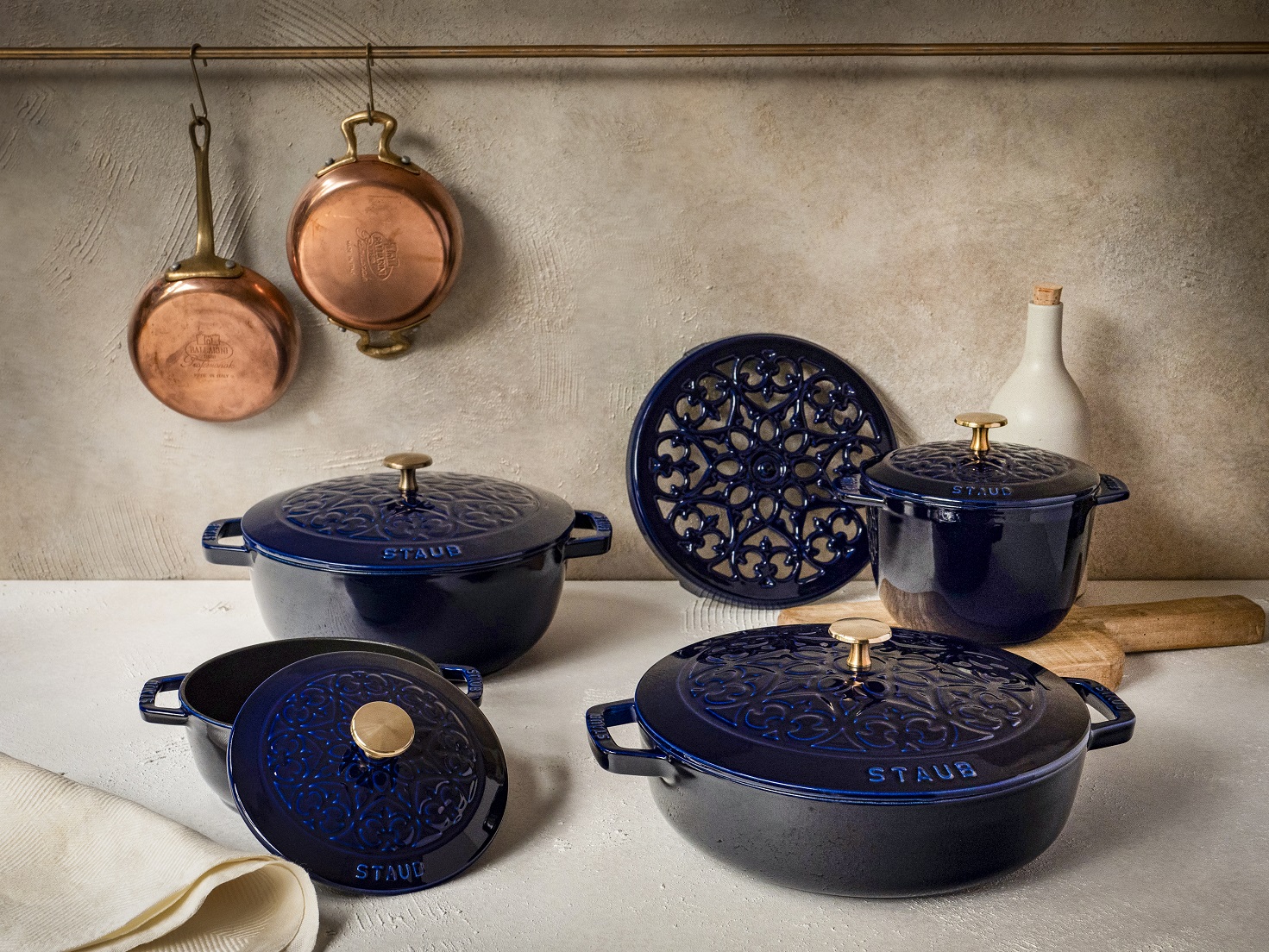 STAUB/ストウブ　ブレイザーソテーパン26cm　リリー　Lilly 本日（11/2）先行発売開始！staub（ストウブ）のLily グラン