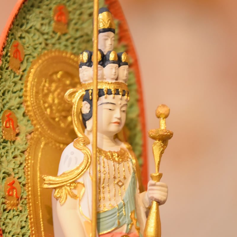 kaiunet's tweet photo. 【小仏】柘植長谷寺形十一面観音菩薩　極彩色仕様　総高約12cm
https://t.co/qVQ20fv0ec

#十一面観音菩薩
#十一面観音
#観音菩薩
#観音
#長谷寺
#仏像
#木彫り
#小仏
#海宇工芸館
#kaiuart https://t.co/rbbeTArbby