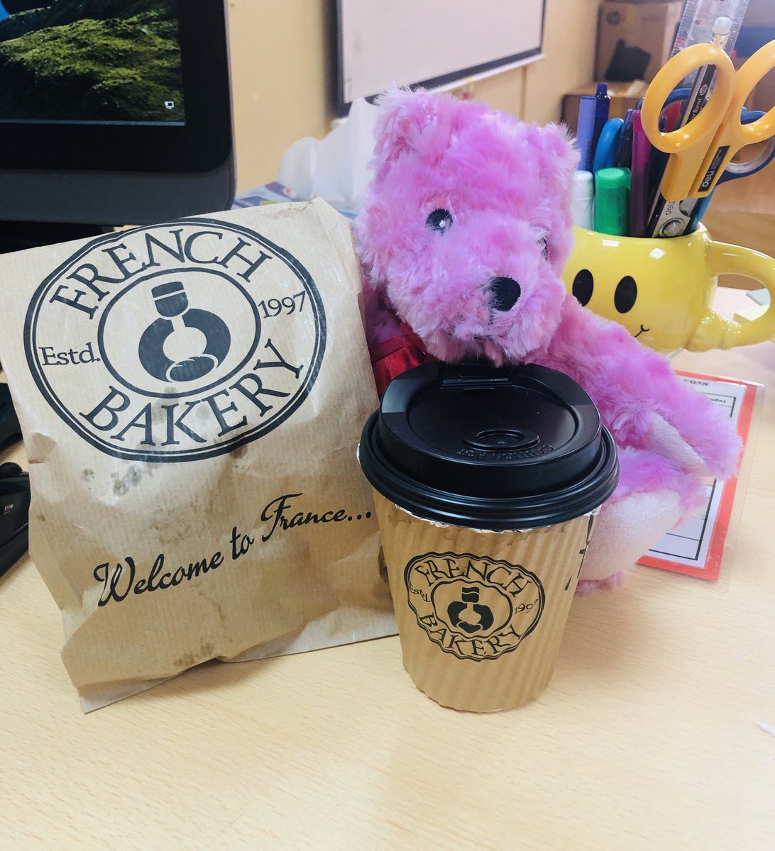 October is breast cancer awareness month! Today, it is « Pink Day » at RIS and I won a nice treat 🥐☕️ and a Pink Bear 😃💓 #EducatorsInPink #PinkShirtThursday #CancerResearch #EduTwitter <a href="/MrAndiPrice/">Andi Price</a>