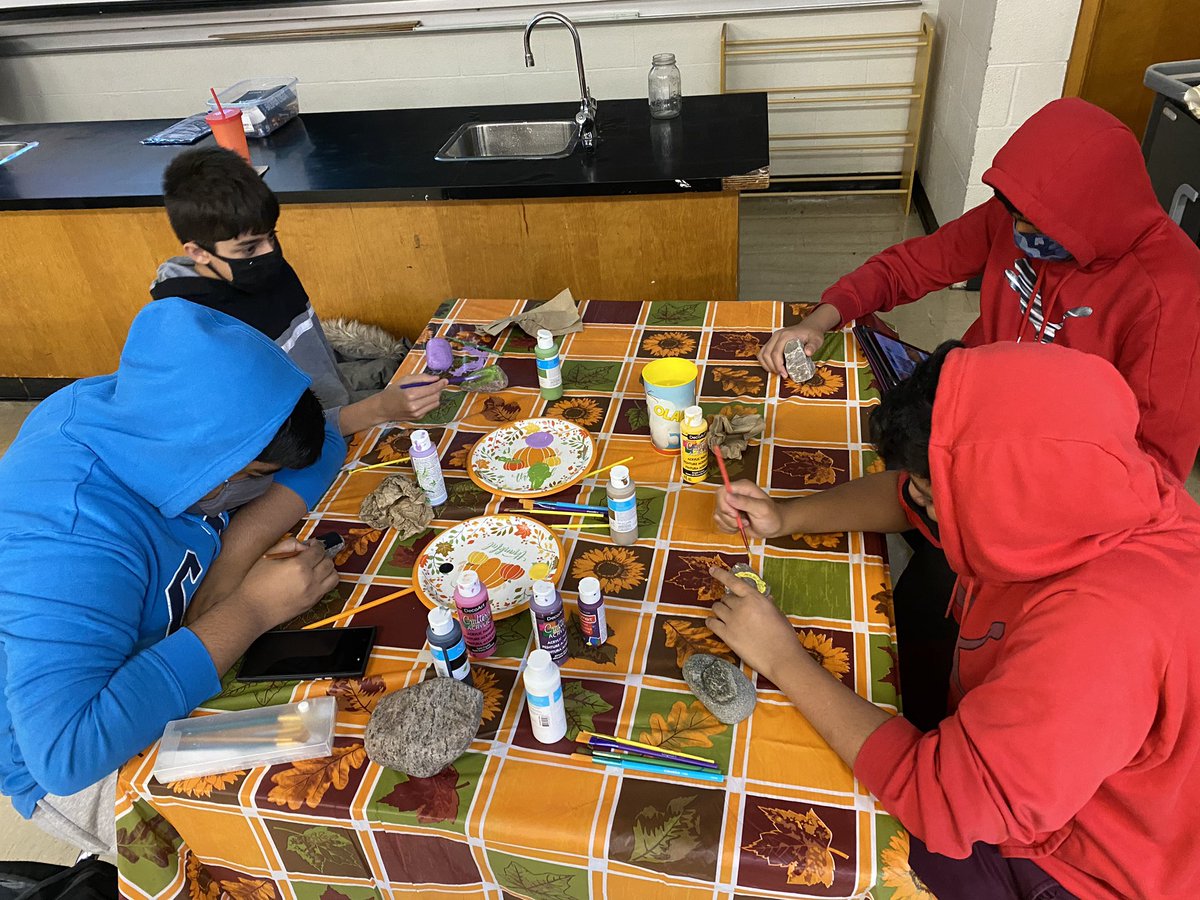 ClintonTeach (@clinton_teach) on Twitter photo Working on our #kindnessrocks for our <a href="/EarnscliffeSPS/">Earnscliffe Eagles</a> community! We are lucky to be at a school that provides such great opportunities for students to create change and to be impactful ♥️ #werock <a href="/PeelSchools/">Peel District School Board</a> Working on our #kindnessrocks for our <a href="/EarnscliffeSPS/">Earnscliffe Eagles</a> community! We are lucky to be at a school that provides such great opportunities for students to create change and to be impactful ♥️ #werock <a href="/PeelSchools/">Peel District School Board</a>