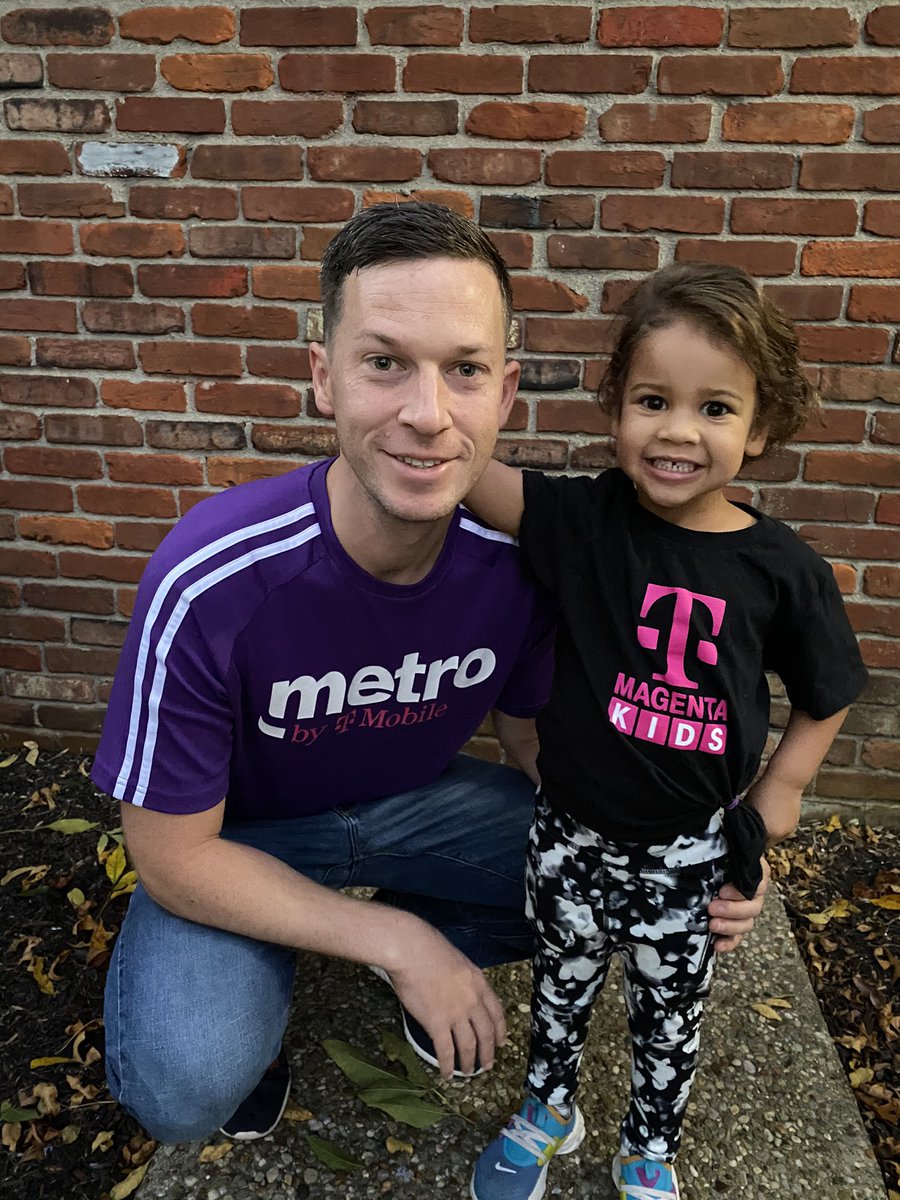 “Dad I want to wear my T-Mobile Shirt” #matchymatchy #FuturePeakWinner #MagentaKids