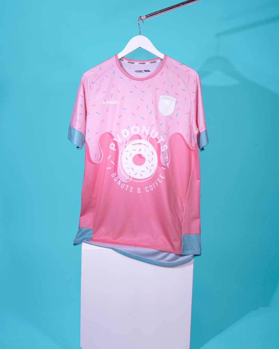 phildelves's tweet photo. 👕 *GIVEAWAY* 👕

This is, without a doubt, the tastiest looking football shirt ever made. 🤤🍩🤤🍩

All you need to do to win this shirt is:
1. RT and like this post
2. Follow @providencecity_ and @phildelves
3. Reply with your size https://t.co/NZ8IlJTu7b