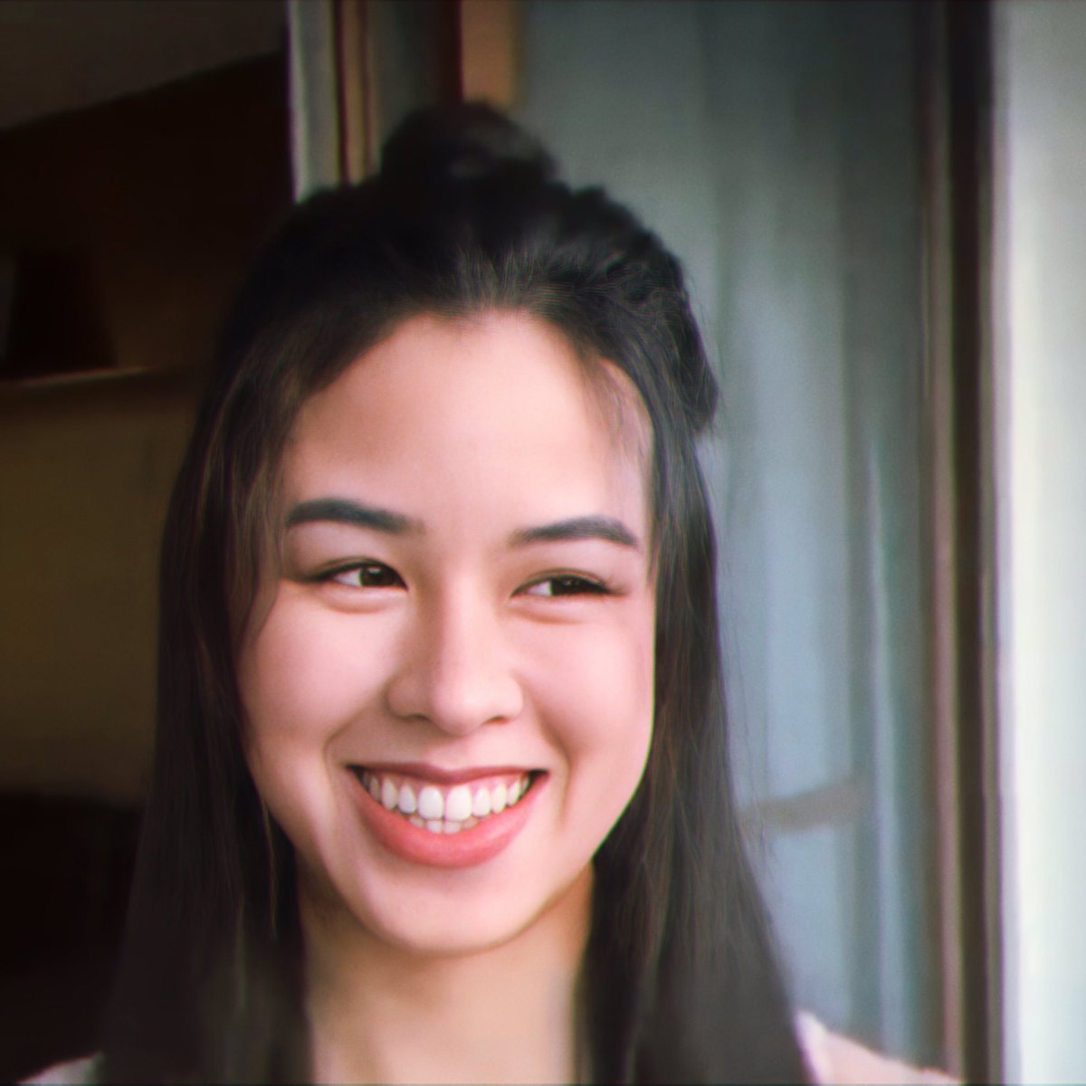 fearlessKIRSTEN's tweet photo. You have "Most Beautiful smile"
Are you guys agree with me? 

@KissesDelavin 

WISHES FOR KISSES
#KissesDelavin https://t.co/RpAE9lc1VP